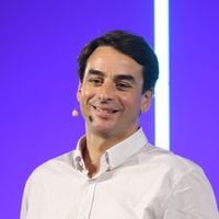 L'autre vie de Julian Bugier : le journaliste de France 2 s'est engagé pour une cause qui nous concerne tous