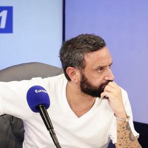 Exclusif - Cyril Hanouna sur le plateau de l'émission "On marche sur la tête" en direct sur Europe 1 le 29 janvier 2025. © Jack Tribeca / Bestimage