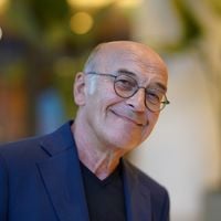 Patrick Paroux a voulu quitter la série Monsieur Parizot : comment sa femme comédienne lui a fait changé d’avis