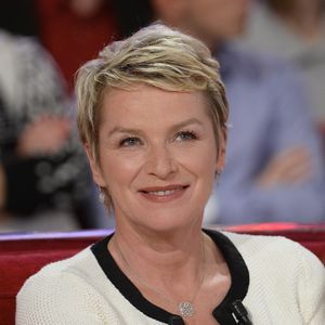 Elise Lucet - Enregistrement de l'émission "Vivement Dimanche" à Paris le 29 Septembre 2015 et qui sera diffusée le 04 Octobre 2015. - Invité principal Christophe Willem
