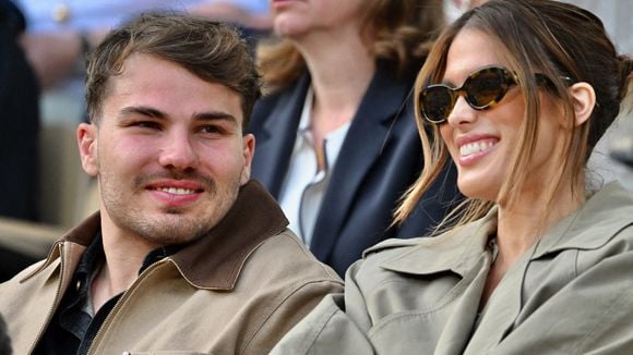 Iris Mittenaere et Antoine Dupont en couple : ils partagent leur escapade dans une villa de rêve avec "vue imprenable"