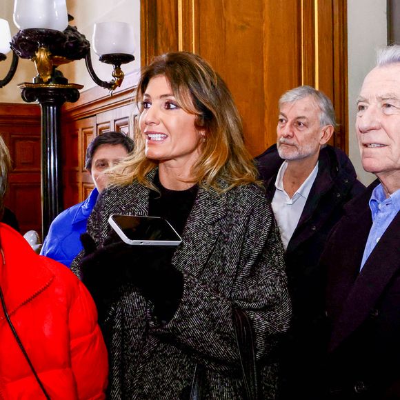 Exclusif - Isabelle Morini-Bosc, Caroline Ithurbide, Danielle Moreau, Gilles Verdez et William Leymergie - Plusieurs personnalités de C8 sont venues devant le Conseil d’État pour soutenir les chaînes de la TNT C8 et NRJ 12 pour l'audience de la dernière chance, à Paris, France, le 14 janvier 2025. © Jack Tribeca/Bestimage