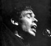 Le célèbre chanteur est resté marié à Miche jusqu'à son dernier souffle mais était connu pour ses infidélités et ne cachait pas ses autres partenaires...

1er janvier 1960, Paris, France. Jacques Brel en concert. © Keystone Usa Collection / Bestimage
