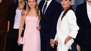 Après les déclarations de son frère Brooklyn qui ont secoué le clan, Roméo Beckham peut célébrer une grande nouvelle