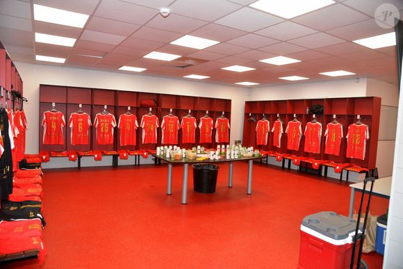 Une vue du vestiaire des Légendes de Cannes durant la première édition du « match des légendes » opposant l'équipe des Légendes, les anciens de Cannes, à l'équipe des Etoiles avec pour capitaine Didier Deschamps, au stade Pierre de Coubertin à Cannes, le 30 octobre 2025. © Bruno Bebert / Dominique Jacovides / Bestimage