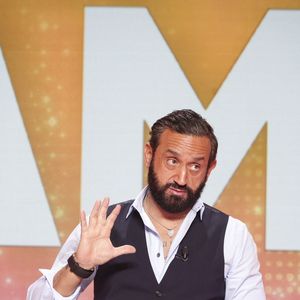Les deux parties parlent d’une séparation amicale et saluent leur collaboration.

Exclusif - Cyril Hanouna, sur le plateau de  TBT9 présenté par C.Hanouna, et diffusé en direct sur W9, Paris, France, le 05 novembre 2025. © Jack Tribeca / Bestimage