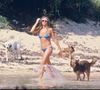 Le "Toutou’s Bar" est alimenté en eau claire par les gardiens de la propriété, témoignant d’un soin constant.

Brigitte Bardot à la Madrague.
© DANIEL ANGELI /Bestimage