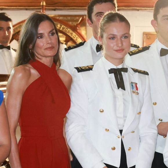 La reine Letizia et la princesse Leonor d'Espagne assistent à une réception à bord du Juan Sebastian de Elcano à Panama City, le 4 mai 2025.
Bestimage