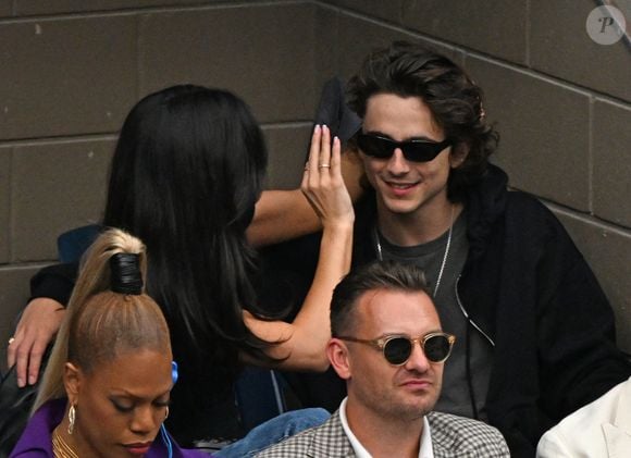 Kylie Jenner et Timothée Chalamet lors de la finale masculine opposant Novak Djokovic à Daniil Medvedev lors de l'US Open Tennis 2023, à New York, le 10 septembre 2023.  

Photo : Agence / Bestimage