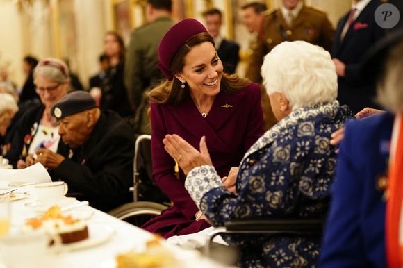 Aux côtés du roi et de la reine, elle accueillera le couple et fera partie d'un cortège en calèches

Catherine (Kate) Middleton, princesse de Galles, - Les membres de la famille royale britannique assistent à la célébration du 80ème anniversaire de la fin de la Seconde guerre mondiale (VE80 Tea Party) au palais de Buckingham, à Londres, au Royaume-Uni, le 5 mai 2025. © Jordan Pettitt/WPA-Pool/Bestimage