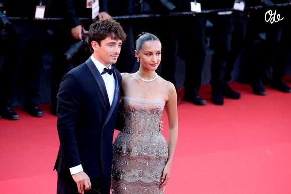 Cette déclaration relance les rumeurs autour d’une possible grossesse de son épouse, Alexandra Saint Mleux. 

Montée des marches du film « La vie d’une femme » lors du 79ème Festival International du Film de Cannes, le 13 mai 2026. © Jacovides-Moreau / Bestimage