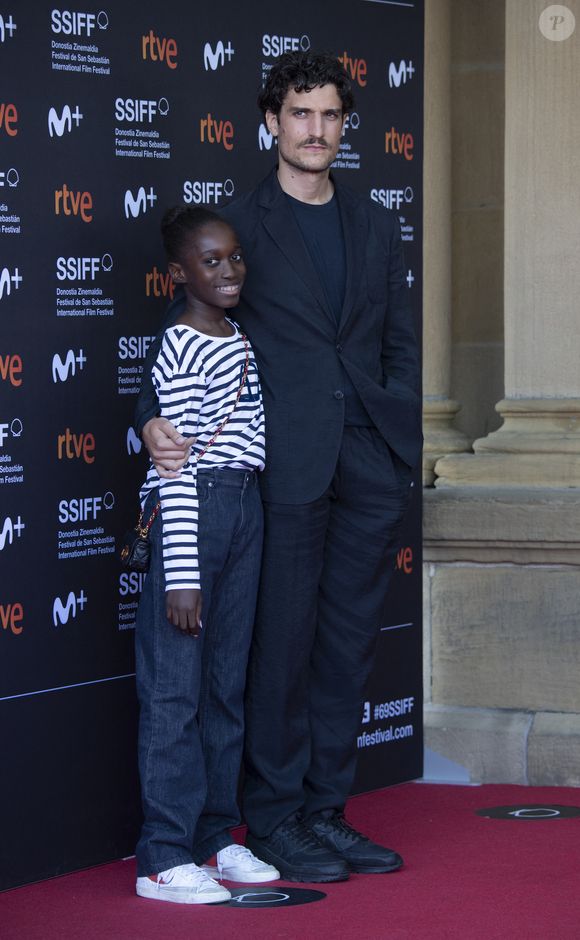 Louis Garrel et sa fille Oumy (Céline) - Première du film "La croisade" lors du 69ème Festival International du Film de San Sebastian. Le 18 septembre 2021 AGENCE / BESTIMAGE