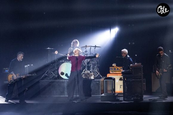 Il a annoncé son départ après l’ultime tournée Arena Tour.

Le groupe Indochine reçoit un prix spécial aux Victoires de la Musique 2026 (41ème édition) pour sa tournée record de plus d'un million de spectateurs le 13 février 2026. © Guirec Coadic / Moreau / Jacovides / Bestimage