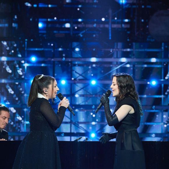 Exclusif - Camille Lellouche et Linh lors de l’enregistrement de l’émission “Les stars s’unissent pour le Sidaction” au théâtre Marigny à Paris, France, le 11 mars 2025. L’émission sera diffusée en prime le 22 mars sur France 2. © Guirec-Moreau/ Bestimage