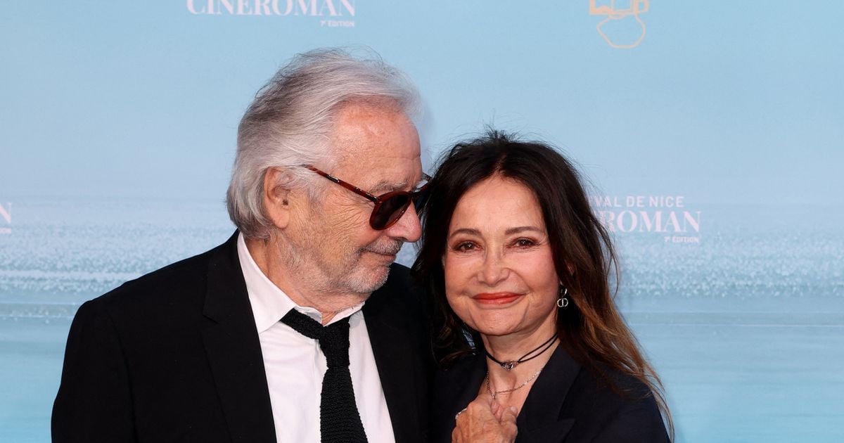 Pierre Arditi installé "loin de l'agitation parisienne" : avec sa femme Evelyne Bouix, il possède une maison dans une région attractive