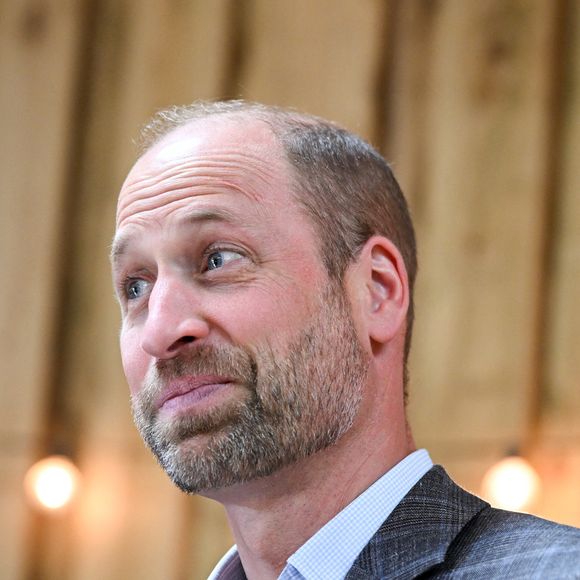 Le prince de Galles (le prince William) lors d'une visite au centre Apricot, à Dartington, près de Totnes, afin de découvrir comment cette structure est devenue une entreprise à la fois rentable et pionnière sur le plan environnemental, avec un chiffre d'affaires annuel de 1,3 million de livres sterling, tout en atteignant la neutralité carbone et en augmentant la biodiversité du site de 400 %. Photo prise le jeudi 18 juin 2026. © Hugh Hastings/PA Photo/Bestimage.