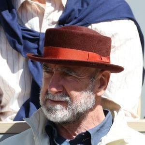 Éric Cantona dans les tribunes lors de la 14e journée de Roland-Garros 2026, le 6 juin 2026 à Paris, en France. Photo de Nasser Berzane/ABACAPRESS.COM