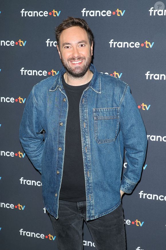 Adrien Rohard assiste à la conférence de presse du Téléthon 2023 à France Télévision le 15 novembre 2023 à Paris, France. Photo by Nasser Berzane/ABACAPRESS.COM