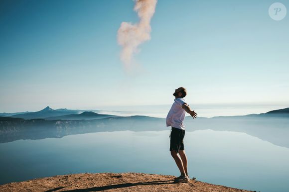Il développe le concept d’“individuation”, centré sur la connaissance de soi.

Photo prise par Kyle Loftus . Unsplash