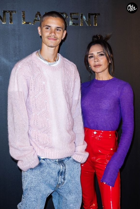 Romeo Beckham et Victoria Beckham - People au photocall du défilé Saint-Laurent Prêt-à-porter Automne/Hiver 2022/2023 dans le cadre de la Fashion Week de Paris, France, le 1er Mars 2022.
© Olivier Borde /Bestimage