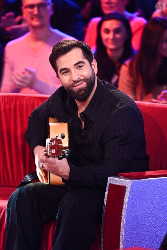 Le musicien s'est bien sûr aussi occupé de son deuxième enfant, un petit garçon tout juste âgé de 2 mois et demi.

Exclusif - Kendji Girac - Enregistrement de l'émission "Vivement Dimanche" au studio Rive gauche, présentée par M. Drucker le 20 janvier 2025. L'émission sera diffusée sur France 3 le 26 janvier. © Guillaume Gaffiot/Bestimage
