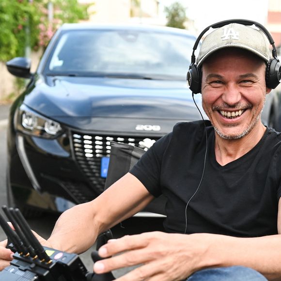 Le realisateur Gaël Leforestier - Tournage de la fiction inédite "Arnaud Ducret dans tous ses états" - Séquence BPI / "Bas Potentiel Intellectuel". © Guillaume Gaffiot/Bestimage