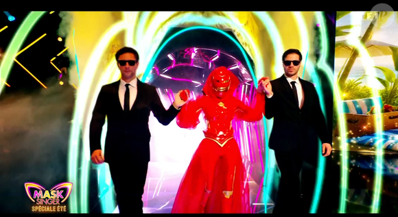 Deuxième star internationale de la saison

L'Impératrice dans "Mask Singer", capture d'écran TF1