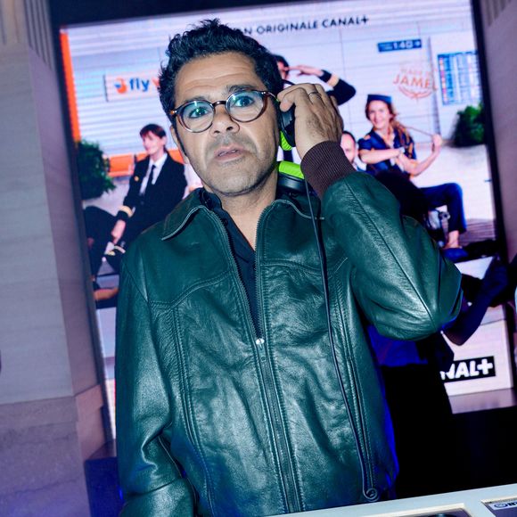 Jamel finira par planter le véhicule sur le périphérique, précise Society

Exclusif - Jamel Debbouze - After party de l'avant-première de la série "Terminal" à l'hôtel des Italiens (ancien siège du Crédit Lyonnais) à Paris le 8 avril 2024. © Rachid Bellak/Bestimage