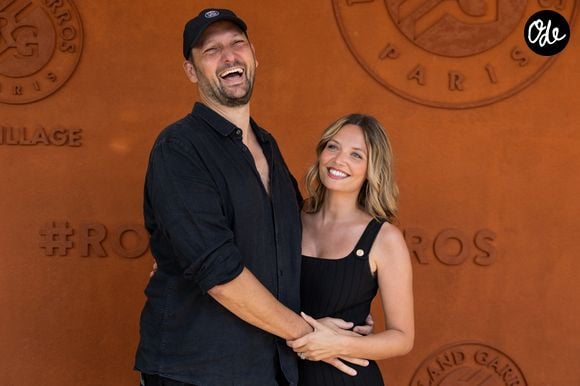 Eric Antoine et sa femme Gennifer Demey au village lors des Internationaux de France de Tennis de Roland Garros 2026. Paris, le 1er juin 2026. © Jacovides / Moreau / Bestimage