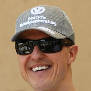 Michael Schumacher de Mercedes lors de la journée des paddocks au circuit international de Bahreïn à Sakhir, Royaume-Uni, le 11 mars 2010. Le Grand Prix de Bahreïn aura lieu le 14 mars. Photo by David Davies/PA Photos/ABACAPRESS.COM