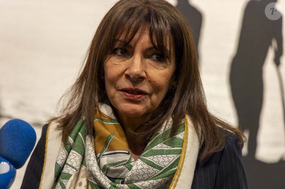 Anne Hidalgo, maire de Paris lors de l'exposition hommage au photographe Sebastião Salgado à la Salle Saint-Jean, au sein de l'Hôtel de Ville de Paris le 19 février 2026.

© Vincenzo Arnone / Bestimage