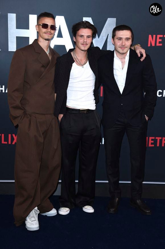 Romeo Beckham, Cruz Beckham et Brooklyn Peltz Beckham lors de la première de la série de films Netflix 'Beckham' au Curzon Mayfair. Londres, 03.10.2023. Action Press / Bestimage