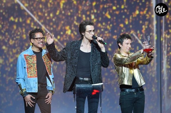 Pierre Guénard a été membre du groupe Radio Elvis.
Colin Russeil, Pierre Guénard et Manu Ralambo du groupe Radio Elvis (album révélation) lors de la 32ème cérémonie des "Victoires de la Musique" au Zénith de Paris, le 10 février 2017. © Guirec Coadic/Bestimage