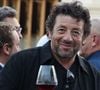 L’hôtel cinq étoiles a par ailleurs connu plusieurs changements dans ses équipes depuis son ouverture, avec notamment les départs de professionnels de la cuisine et du spa, sans qu’un lien avec l’affaire judiciaire soit établi.

Patrick Bruel (invité d'honneur) - Cérémonie d'ouverture du Festival International du Film de Pauillac au Château d'Armailhac à Pauillac le 8 juillet 2025. © Jean-Marc Lhomer/Bestimage