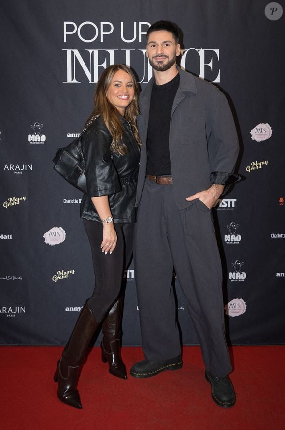 Jordan Mouillerac et sa compagne Jessica - Photocall du pop up store influence à Paris le 12 octobre 2025. © Florent Lavieille - Rachid Bellak / Bestimage