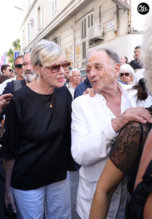 Chantal Ladesou et son mari Michel Ansault - Sorties des obsèques de Philippe Bouvard en l'église Notre-Dame de Bon Voyage à Cannes le 31 août 2026.
© Franz Chavaroche-Denis Guignebourg / Bestimage