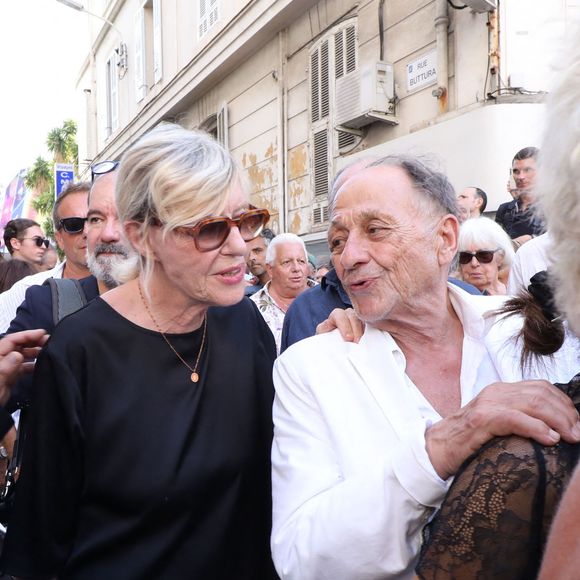 Chantal Ladesou et son mari Michel Ansault - Sorties des obsèques de Philippe Bouvard en l'église Notre-Dame de Bon Voyage à Cannes le 31 août 2026.
© Franz Chavaroche-Denis Guignebourg / Bestimage