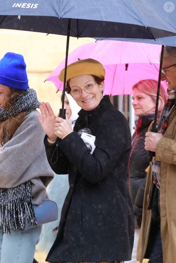 Ils ont aujourd'hui été relachés.

Obsèques du petit Emile à la basilique Sainte-Marie-Madeleine de Saint-Maximin-la-Sainte-Baume dans le Var le 8 février 2025.
Au printemps 2024, soit neuf mois après la disparition d'Emile, une randonneuse a finalement retrouvé le crâne de l'enfant près du hameau du Haut-Vernet. Lors d'une conférence de presse à Aix-en-Provenche, le procureur Jean-Luc Blachon avait révélé que "certains vêtements que portait Emile le jour de sa disparition", avaient été retrouvés, "éparpillés sur quelques dizaines de mètres" près d'un ruisseau.

© Franz Chavaroche / Bestimage