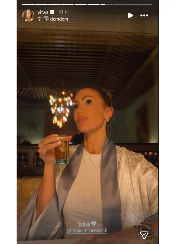 Elle a en effet retrouvé son amie Demdem, l'ancienne compagne du chanteur Gims, au prestigieux hôtel cinq étoiles Fairmont.

Vitaa profite d'une soirée avec Demdem à Marrakech.