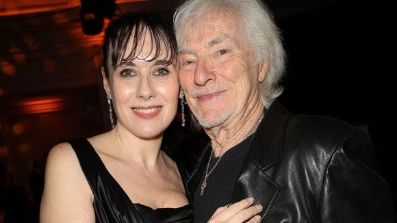 "On ne fait pas chambre à part" : Hugues Aufray, marié à Murielle, 45 ans de moins, revient sur leur quotidien