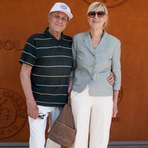 Ou encore Chantal Ladesou et son mari Michel Ansault.
Chantal Ladesou et son mari Michel Ansault au village lors des Internationaux de France de Tennis de Roland Garros 2026. Paris, le 1er juin 2026.
© Jacovides / Moreau / Bestimage