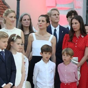 Monaco célèbre les 20 ans de règne du prince Albert

La princesse Alexandra de Hanovre, la princesse Charlène de Monaco, le prince Jacques de Monaco, Béatrice Borromée, la princesse Gabriella de Monaco, Balthazar Casiraghi-Rassam, Charlotte Casiraghi, Maximilian Casiraghi, Tatiana Santo Domingo lors de la célébration des 20 ans de règne du prince Albert II de Monaco, sur la place du Palais à Monte-Carlo, Monaco. Cyril Dodergny/Nice Matin/Bestimage
