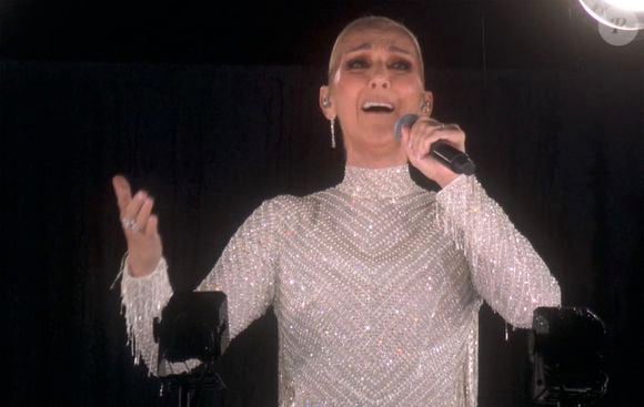 Celine Dion chante depuis le premier étage de la Tour Eiffel, L’hymne à l’amour, d’Édith Piaf - Cérémonie d'ouverture des Jeux Olympiques (JO) de Paris 2024.
© Capture France TV via Bestimage