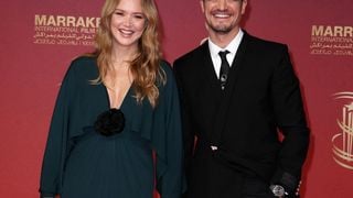 Virginie Efira évoque son histoire avec Niels Schneider, de 10 ans son cadet : "Pour des gens qui s'aiment, le temps s'évanouit totalement"