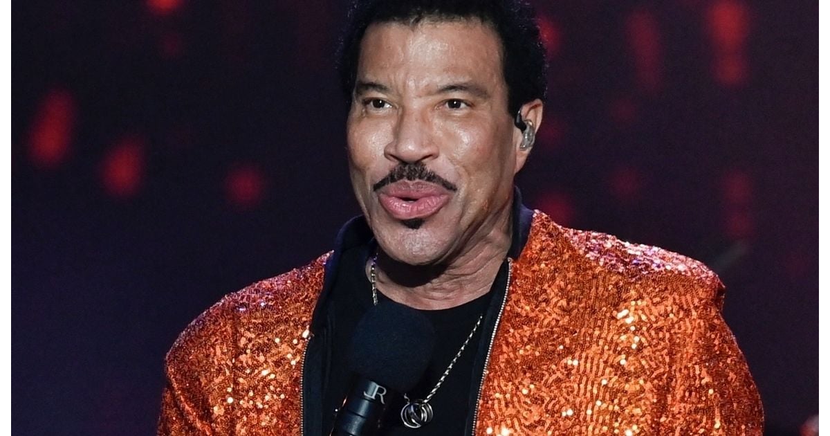 Lionel Richie pris en charge : le chanteur de 77 ans placé en soins intensifs après un concert