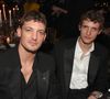 Car si les deux artistes forment aujourd’hui un duo fusionnel, c’est grâce à un homme : Jean-Paul Schneider, le père d’Aliocha et de ses frères Volodia, Vassili et Niels...

Exclusif - Niels Schneider (habillé en Yves Saint-Laurent) et son frère Aliocha Schneider (habillé en Dior) - Le 23 mars 2023 © Bertrand Rindoff Petroff-Olivier Borde / Bestimage