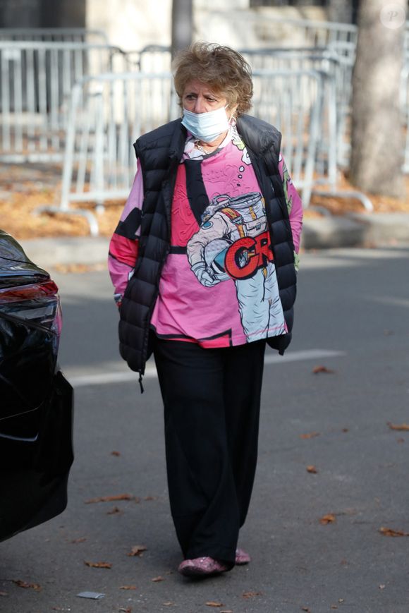 Pierre Perret et sa femme Simone Mazaltarim - Arrivées de l'émission "Vivement Dimanche Prochain" qui sera diffusée le 17 octobre 2021 au Studio Gabriel à Paris, France, le 13 octobre 2021. © Christophe Clovis / Bestimage
