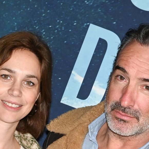 Jean Dujardin et sa compagne Nathalie Péchalat à la première du film "Les gardiennes de la planète" au cinéma Pathé Wepler à Paris, France, le 12 février 2023. © Coadic Guirezc/Bestimage