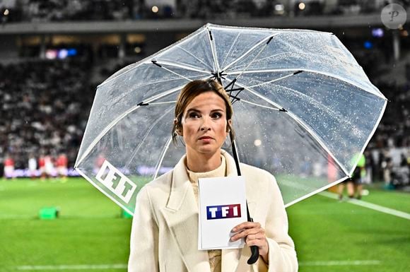 Isabelle Ithurburu presentatrice TF1 - Match de tournée d'automne "France - Fidji (34-21)" à Bordeaux, le 15 novembre 2025. Thierry Breton/PsnewZ/Bestimage