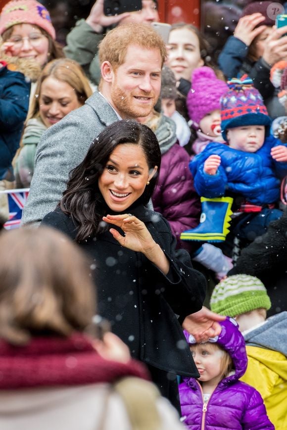 Le prince Harry, duc de Sussex, et Meghan Markle, duchesse de Sussex, enceinte, visitent le Bristol Old Vic. à Bristol le 1er février, 2019 Backgrid USA / Bestimage